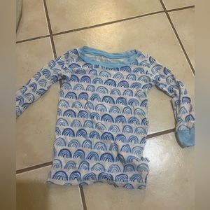 Little Sleepies 12-18 blue rainbows shirt